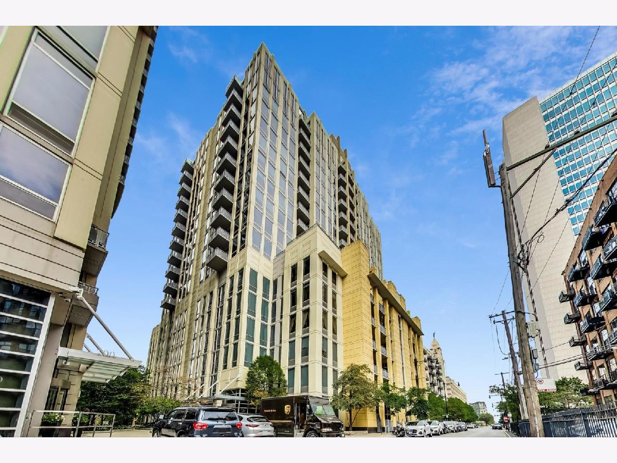 Condominiums Rented Two River Place Chicago Illinois, 720 Larrabee