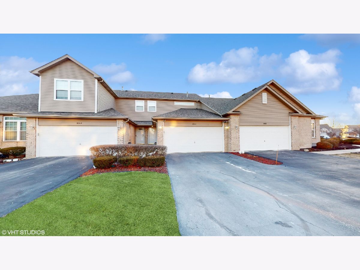 Townhomes & Condos Sold Millenium Lakes Tinley Park Illinois, 18412 Zurich