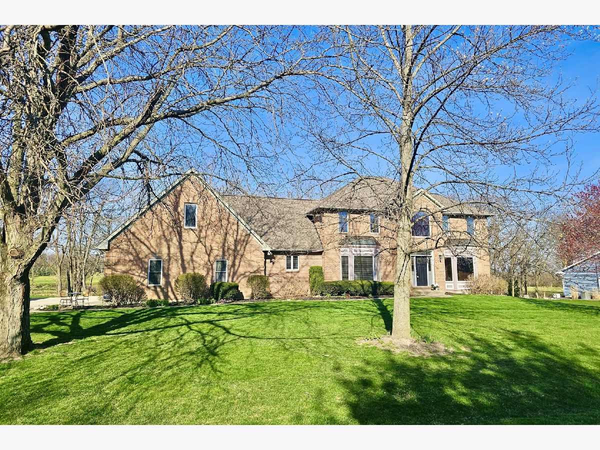 Homes & Condos & Townhomes Sold Charterwood Bloomington Illinois, 9852 Old Sawmill