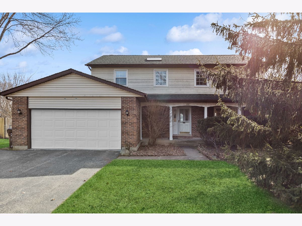 Homes Sold Lochwood Acres Crystal Lake Illinois, 307 Midlane