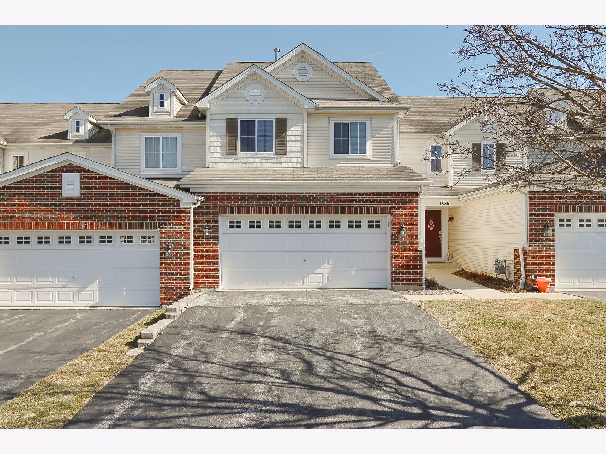 Townhomes Sold Park Place Crystal Lake Illinois, 1553 Isle Royal
