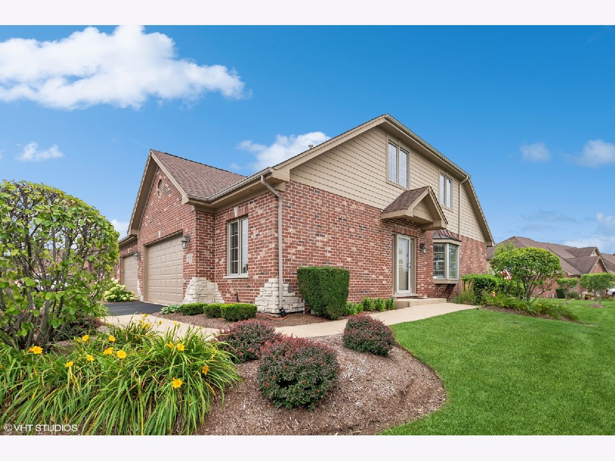 Townhomes Sold Hawthorne Preserves Lockport Illinois, 15015 Preserve