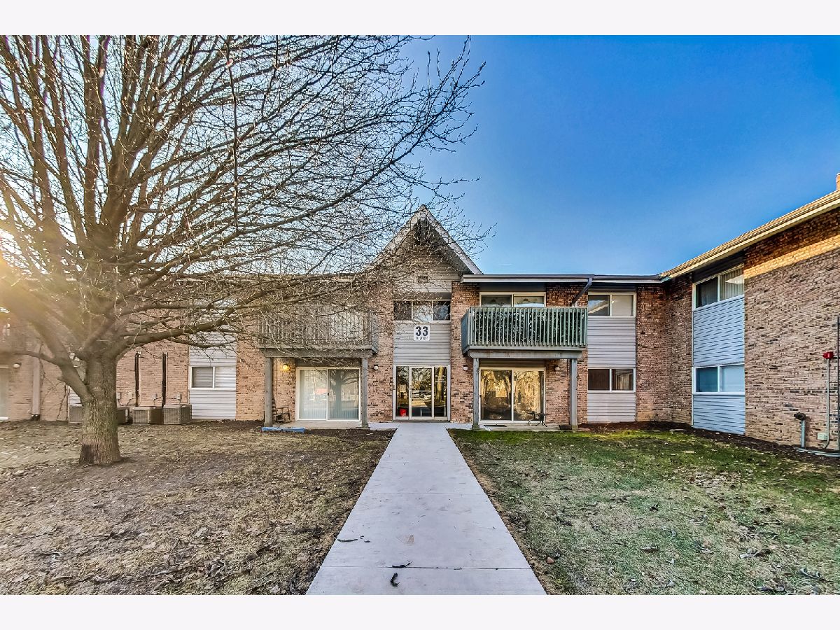 Condominiums Sold Waterfall Glen Willowbrook Illinois, 16W611 Mockingbird