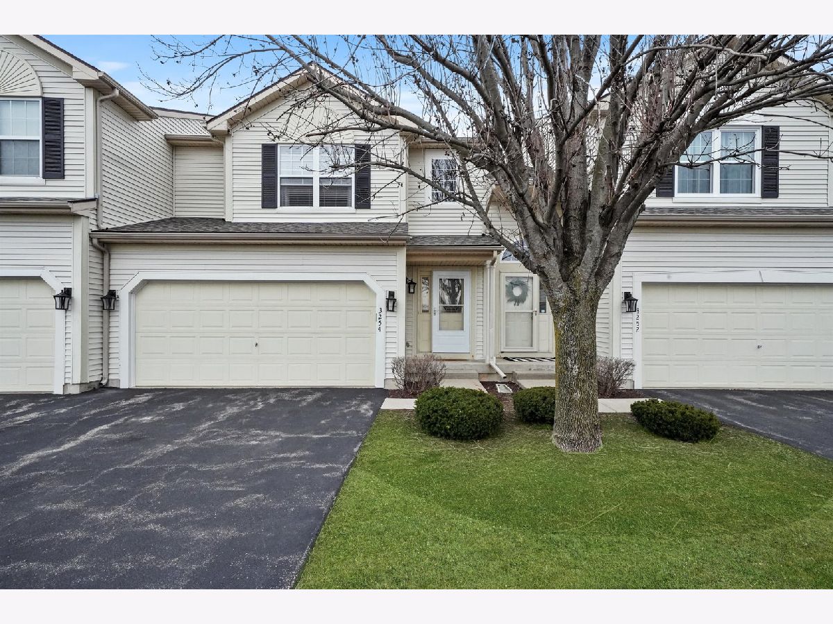 Townhomes & Condos Sold Wineberry Dekalb Illinois, 3254 Napa