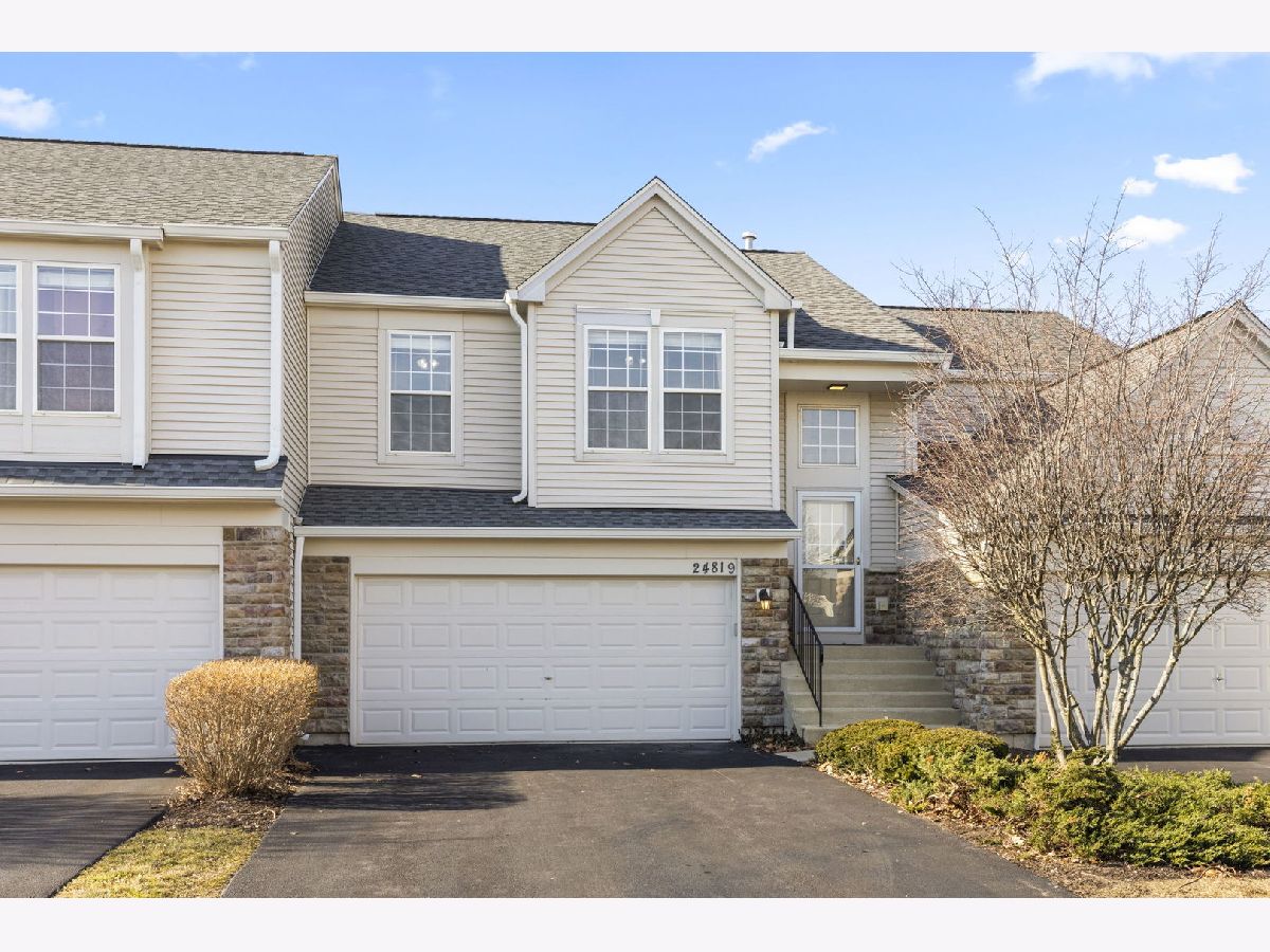 Homes & Townhomes & Condos Sold Auburn Lakes Plainfield Illinois, 24819 Gates