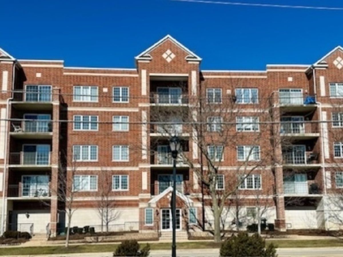 Condominiums Sold Wellington Court Palatine Illinois, 124 Colfax