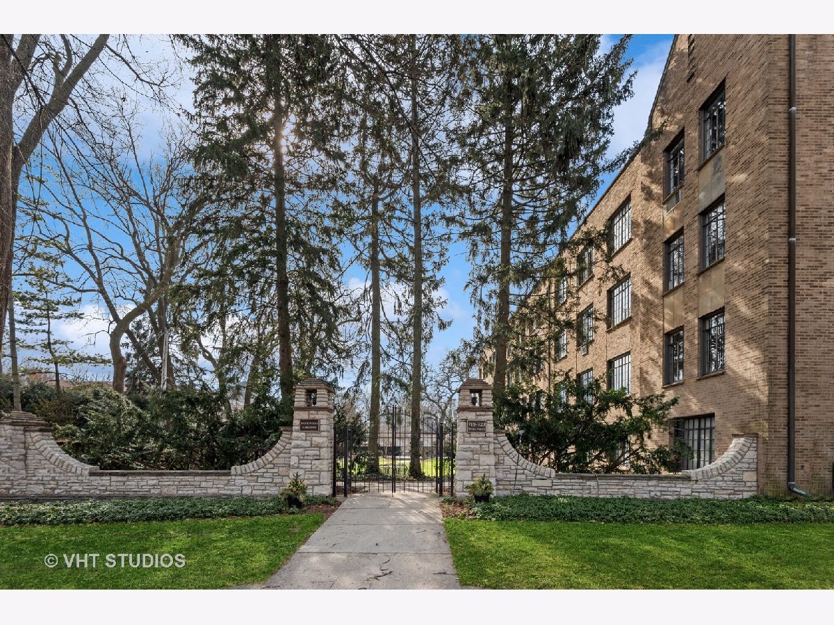 Condos & Townhomes Sold Rookwood Gardens Evanston Illinois, 718 Noyes