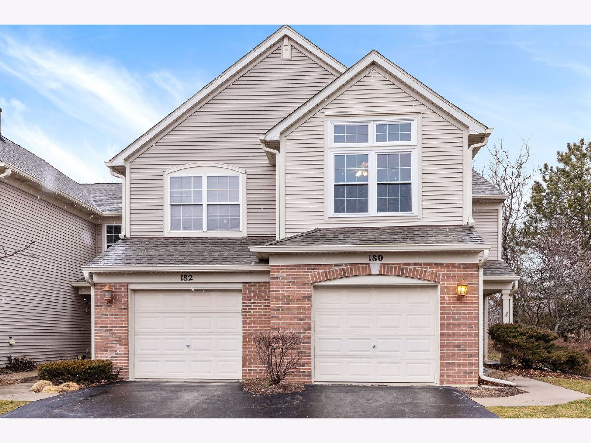 Townhomes & Homes Sold Briargate Grayslake Illinois, 180 Stockton