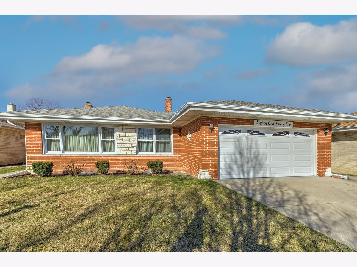 Homes Sold Kathleens Niles Illinois, 8142 Field