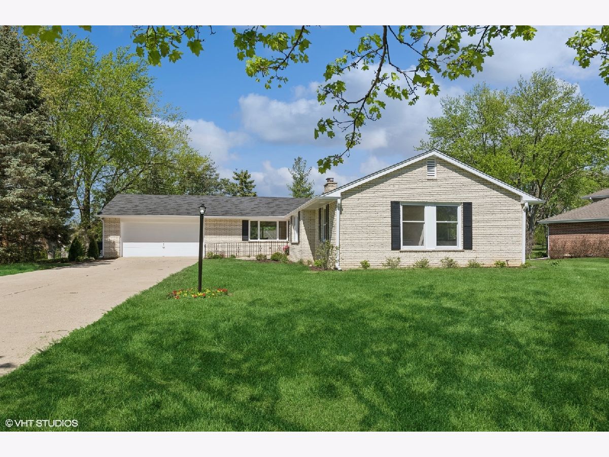 Homes Sold Wyngate Barrington Illinois, 201 Wyngate