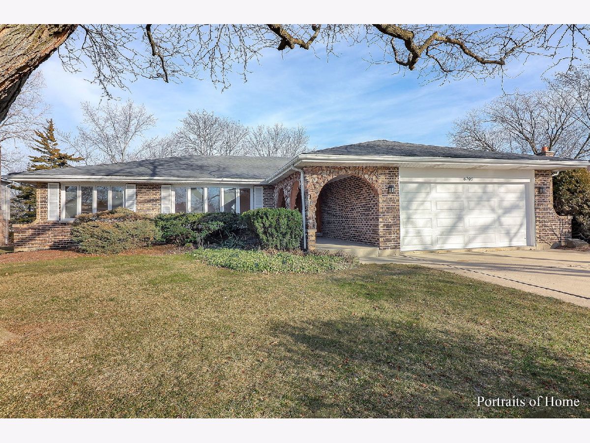Homes Sold Farmingdale Heights Darien Illinois, 6709 Trenton