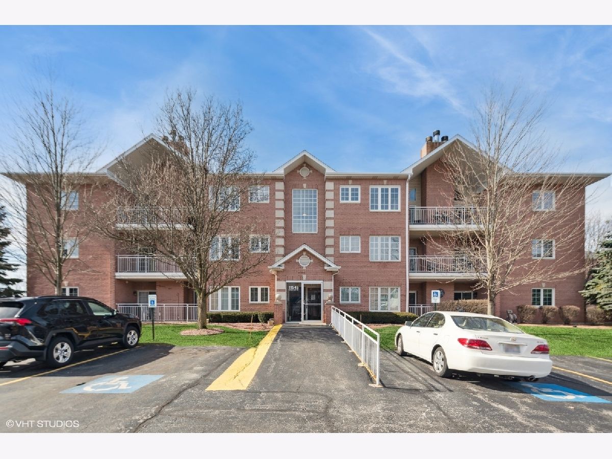 Homes & Condos & Townhomes Sold Marley Creek Orland Park Illinois, 11545 Settlers Pond