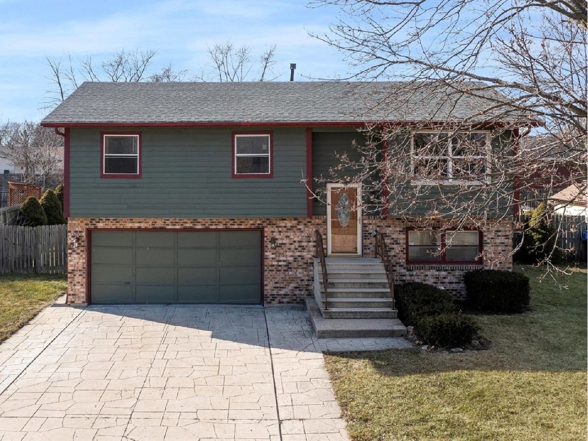 Homes Sold Shore Heights Oswego Illinois, 100 Augusta