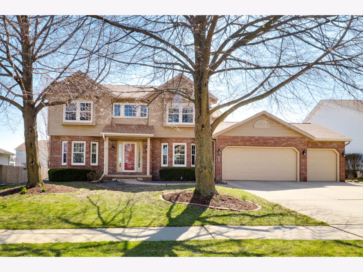 Homes & Condos & Townhomes Sold Eagle Ridge Bloomington Illinois, 2809 Greenfield