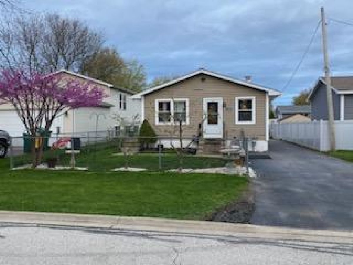 Homes Sold Ridgewood Round Lake Beach Illinois, 1307 Ridgeway