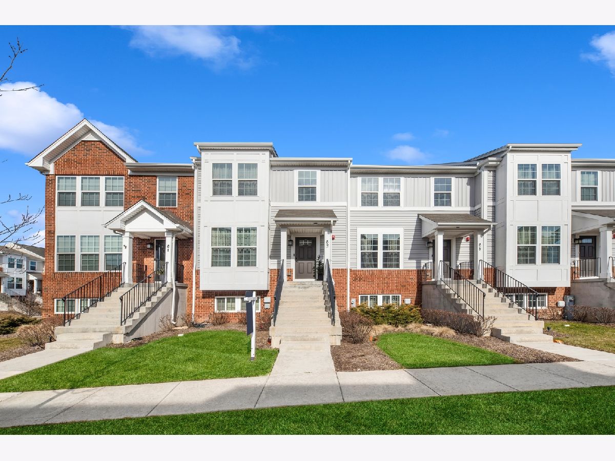 Condos & Townhomes Sold Buckingham Place Des Plaines Illinois, 63 Nicholas