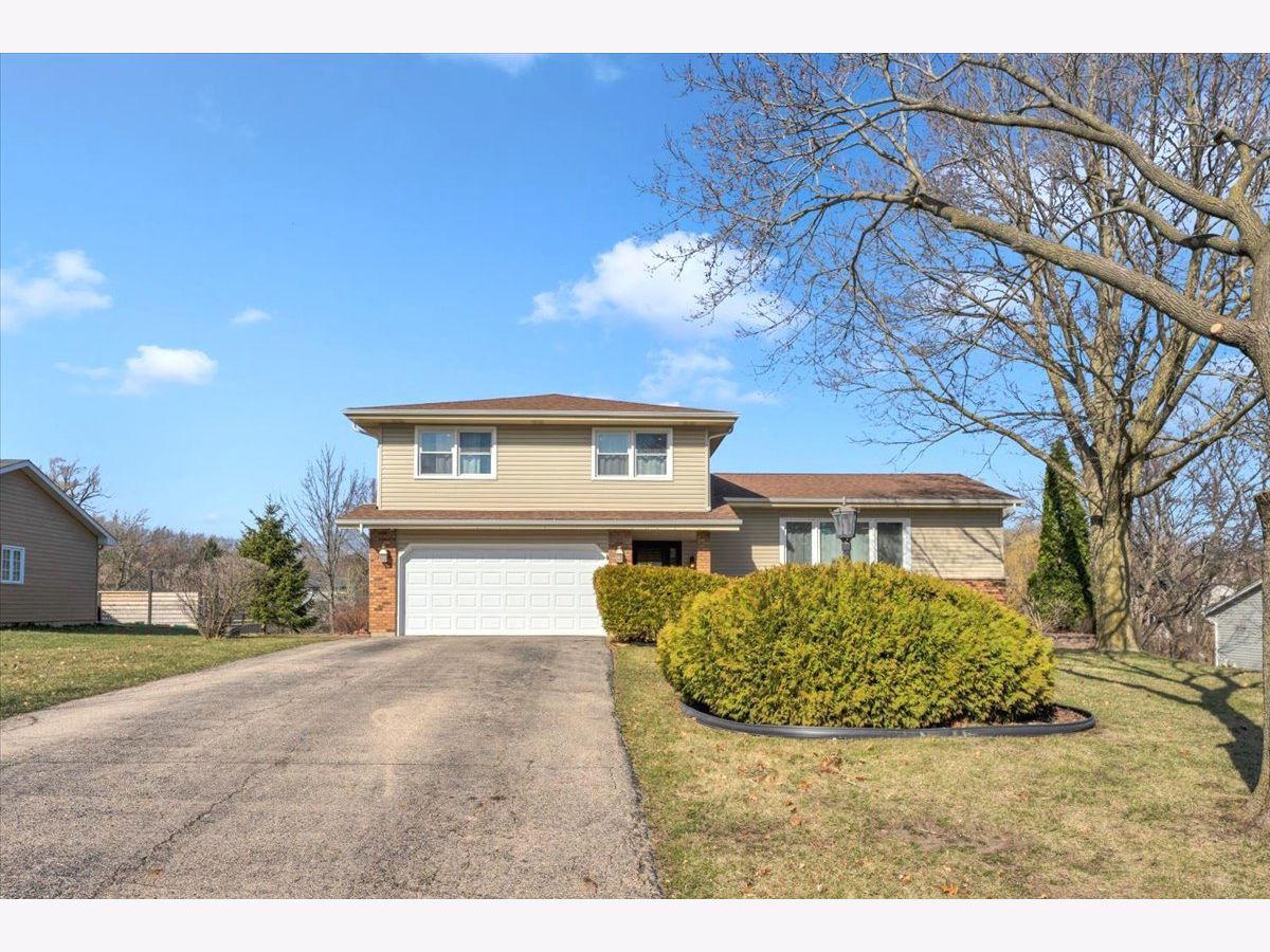 Homes Sold Gaslight North Algonquin Illinois, 1312 Surrey
