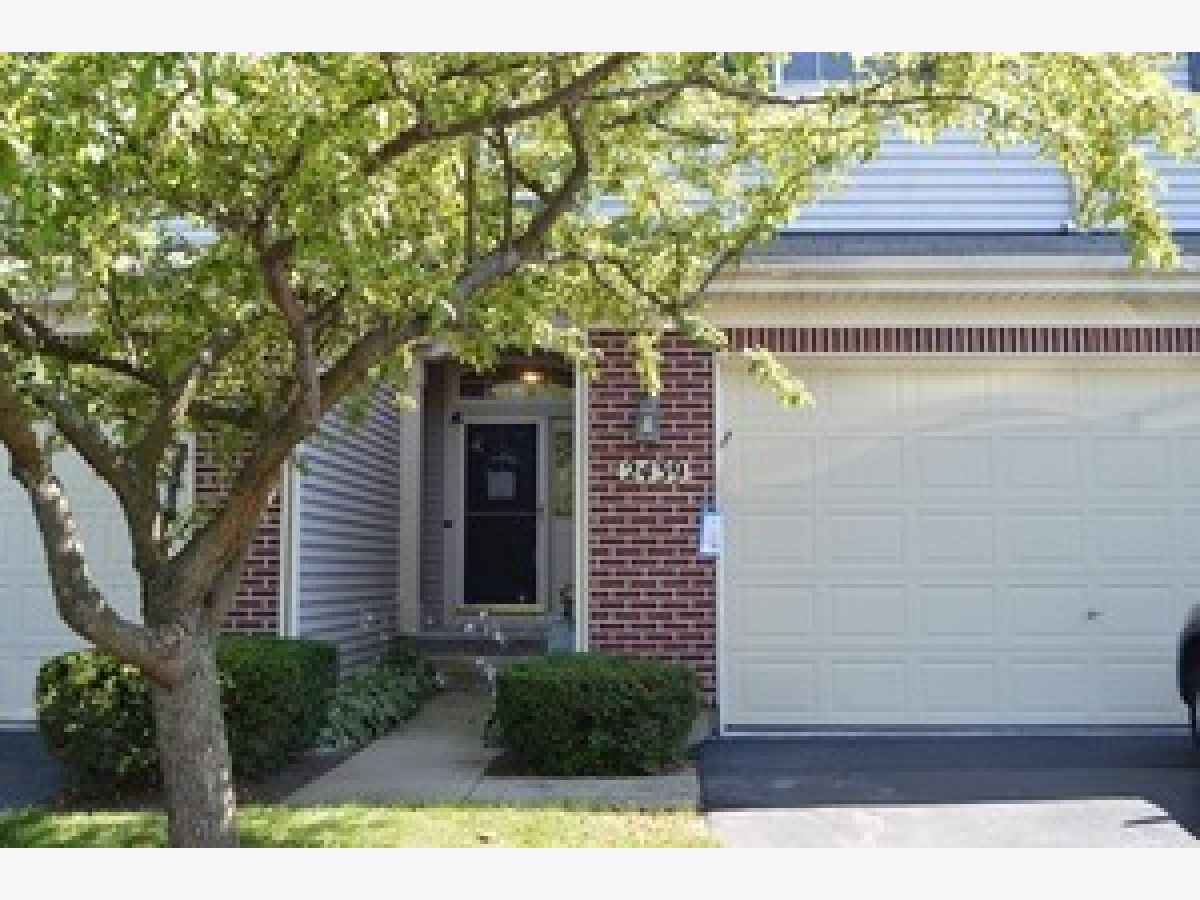 Townhomes & Homes Rented Willoughby South Algonquin Illinois, 2439 Stonegate