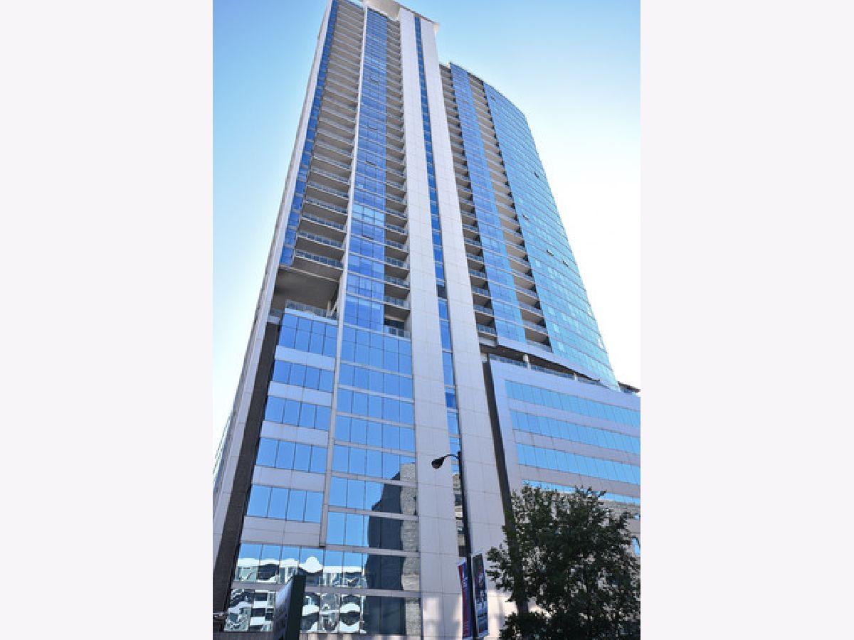 Condominiums Rented Silver Tower Chicago Illinois, 303 Ohio