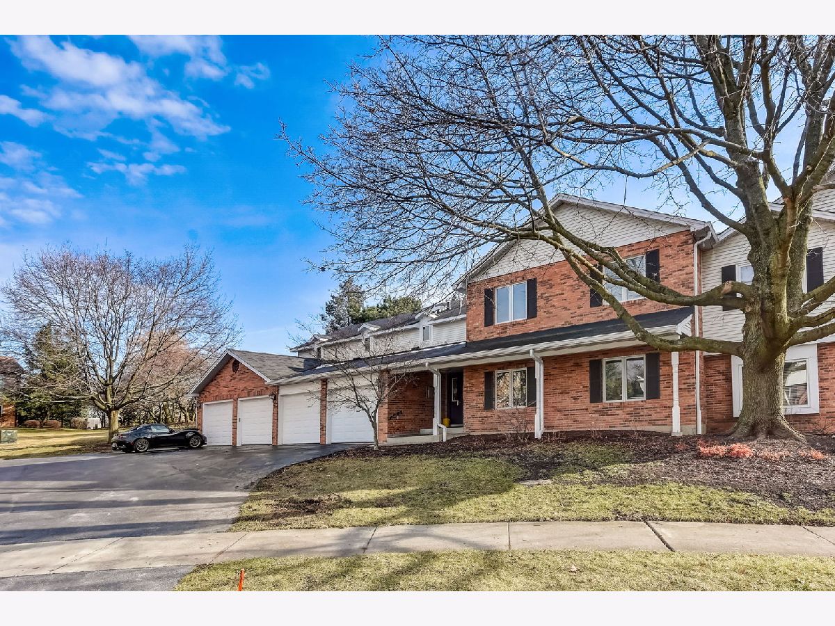 Condominiums Sold Creekside Court Naperville Illinois, 628 Dana