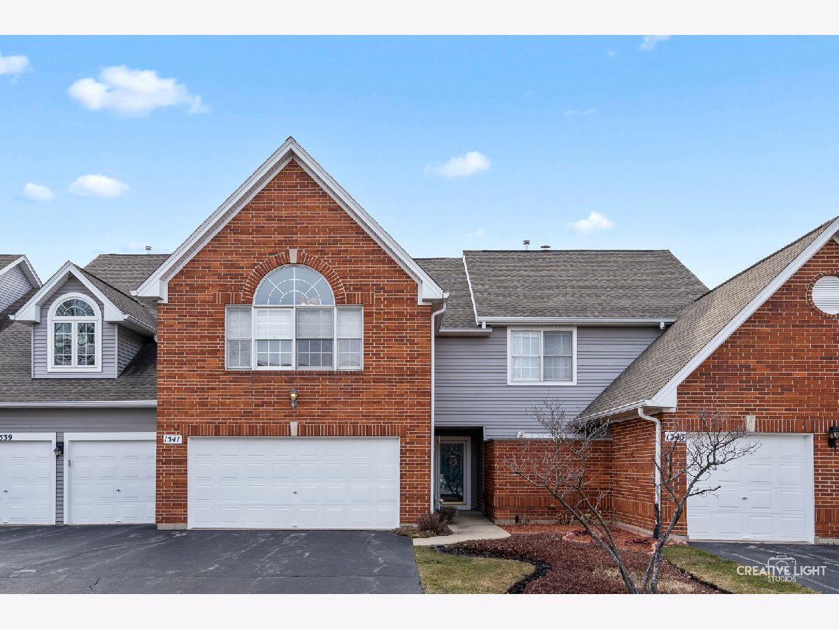 Townhomes Sold Ethans Glen Palatine Illinois, 1541 Ethans Glen