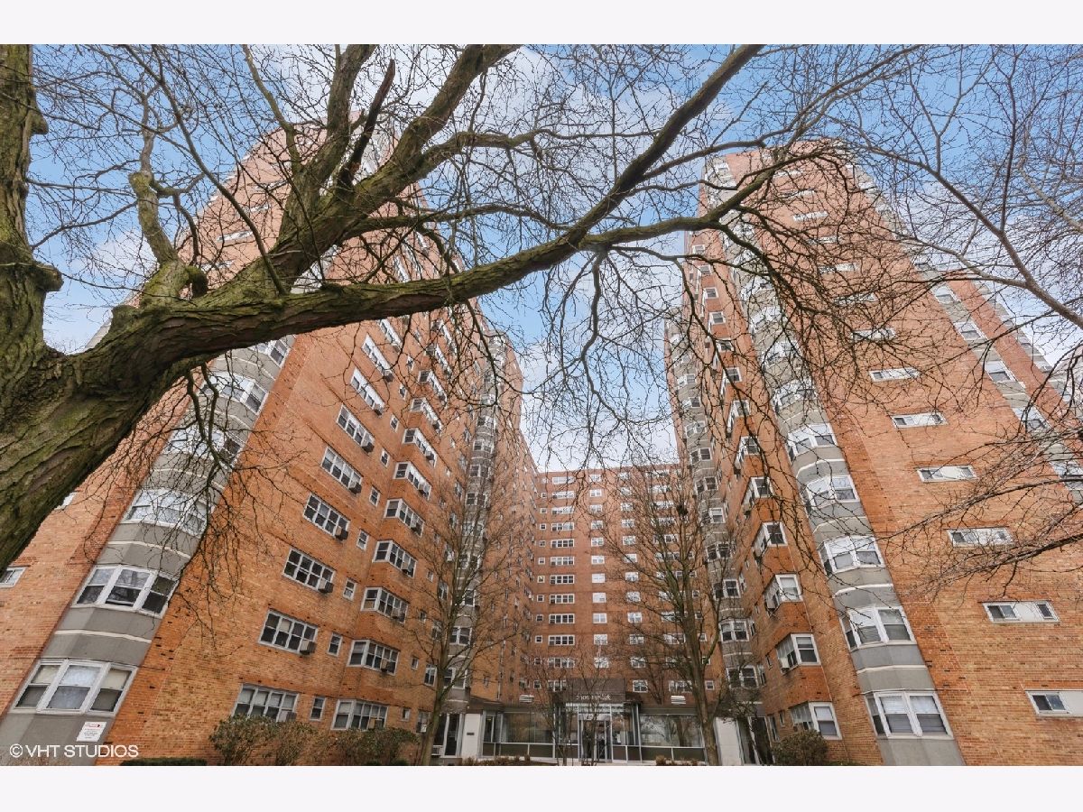 Condominiums Sold Shoreline Park Chicago Illinois, 4970 Marine