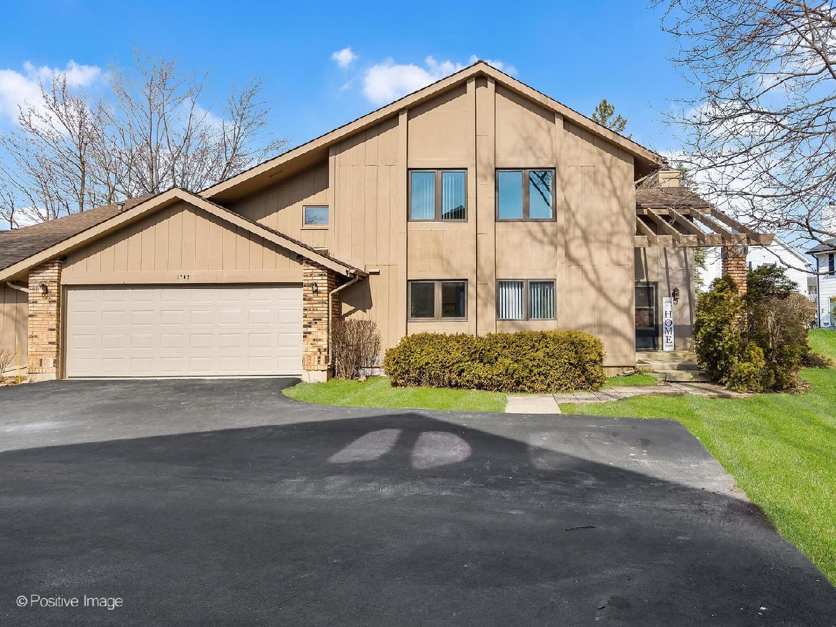 Townhomes & Homes Sold Sawmill Creek Darien Illinois, 1702 Boulder