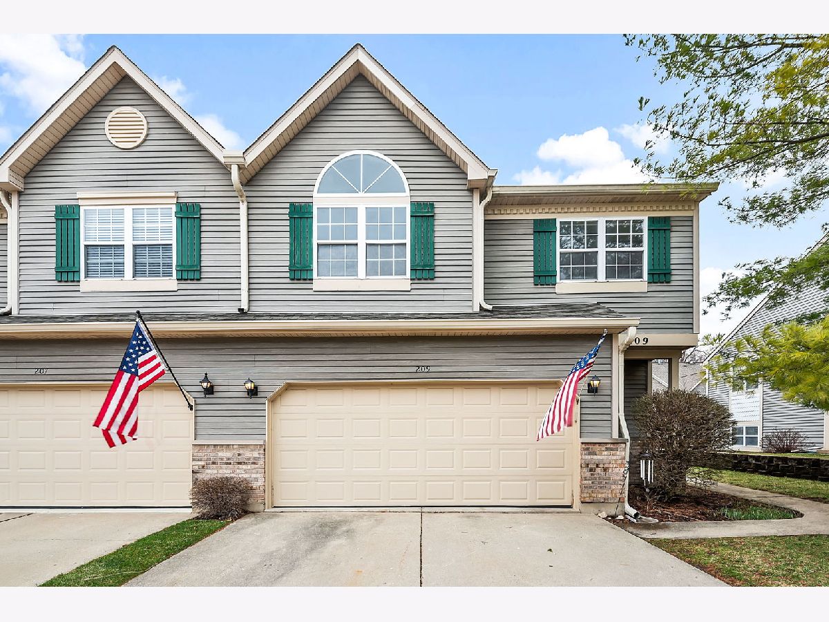 Townhomes Sold Dunridge Condos East Dundee Illinois, 209 Dunridge