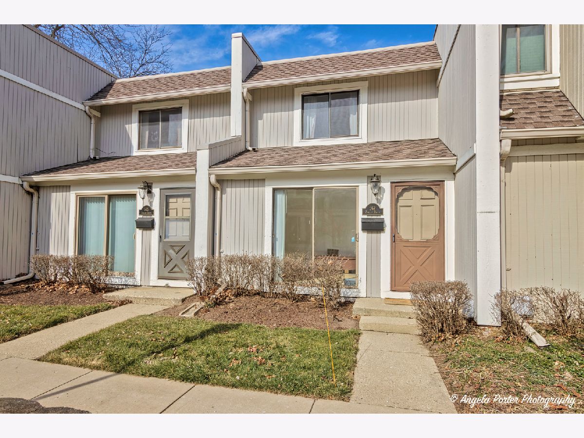 Townhomes Sold Quail Creek Grayslake Illinois, 567 Ziegler