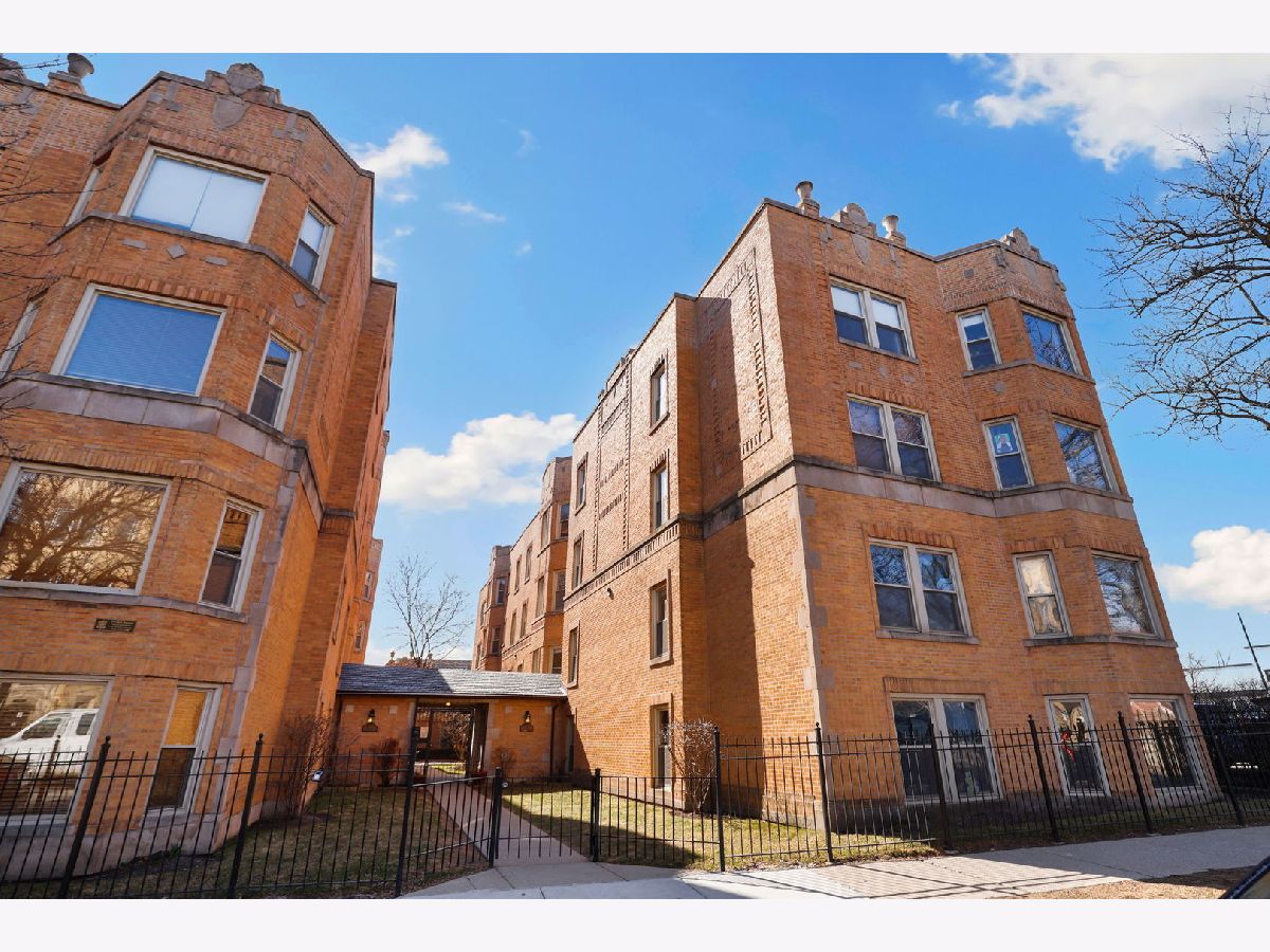 Condominiums Sold The Yellowstone Chicago Illinois, 1673 Farwell