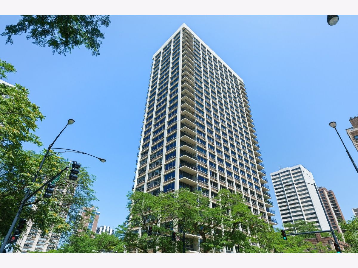 Condominiums Sold Lowell House Chicago Illinois, 88 Schiller