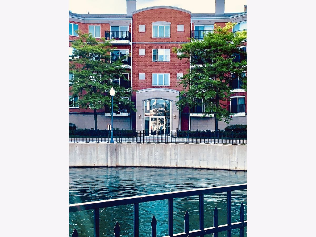 Townhomes & Condos Sold Town Place Buffalo Grove Illinois, 451 Town Place