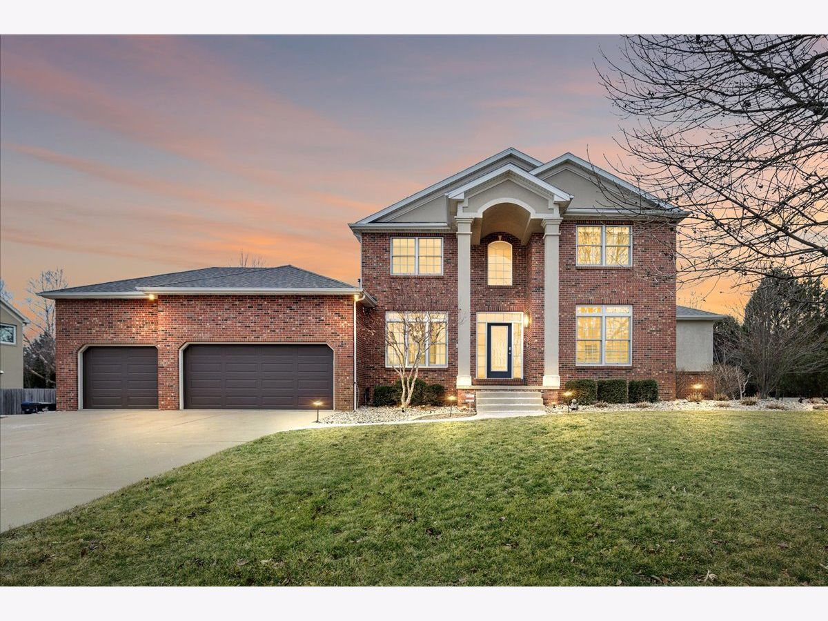 Homes & Condos & Townhomes Sold Hawthorne Ii Bloomington Illinois, 2010 Longwood
