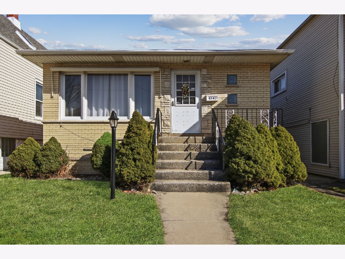 Rented Chicago Illinois, 4743 Keeler
