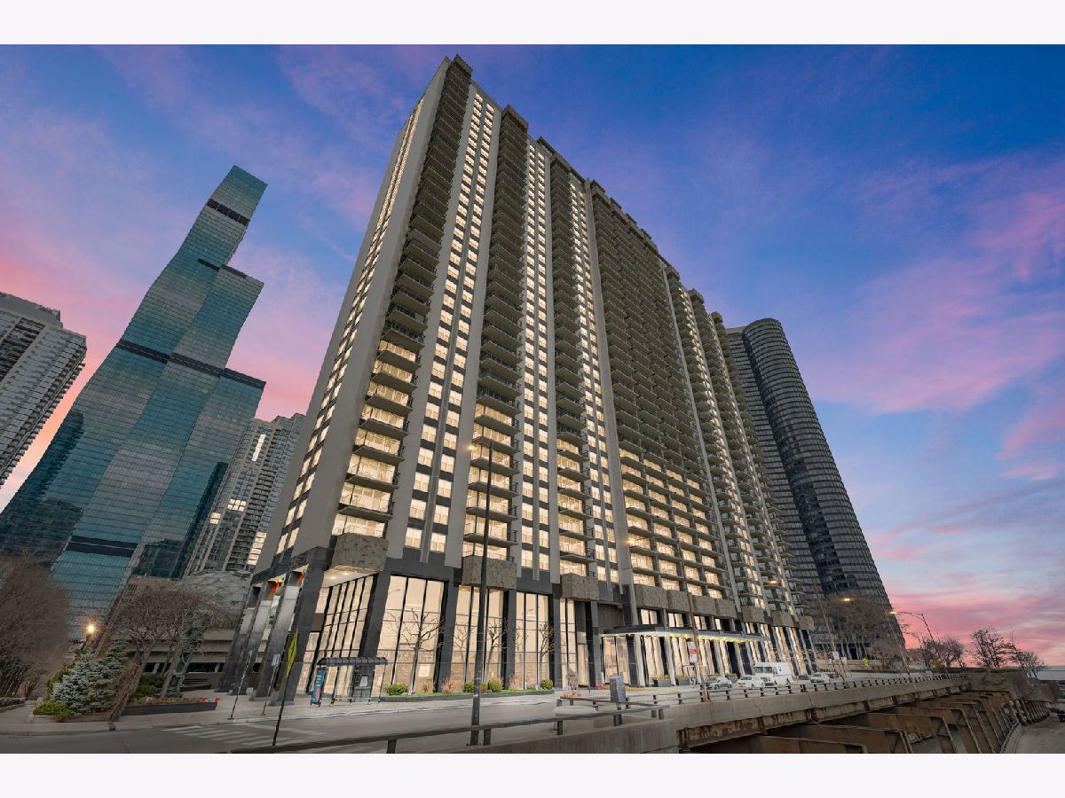 Condominiums Sold Outer Drive East Chicago Illinois, 400 Randolph