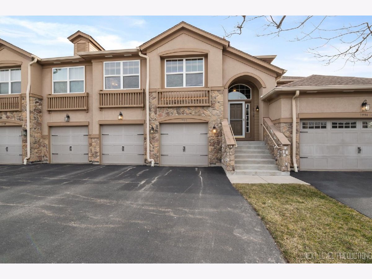 Townhomes Sold Bayhill Vernon Hills Illinois, 1992 Crenshaw