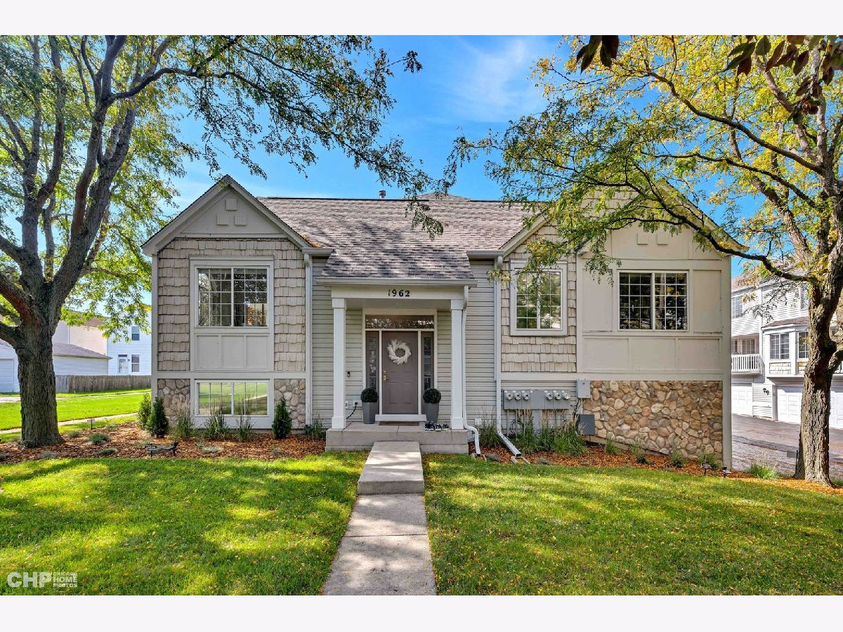 Townhomes Sold Coves Of Harbor Springs Aurora Illinois, 1962 Middlebury