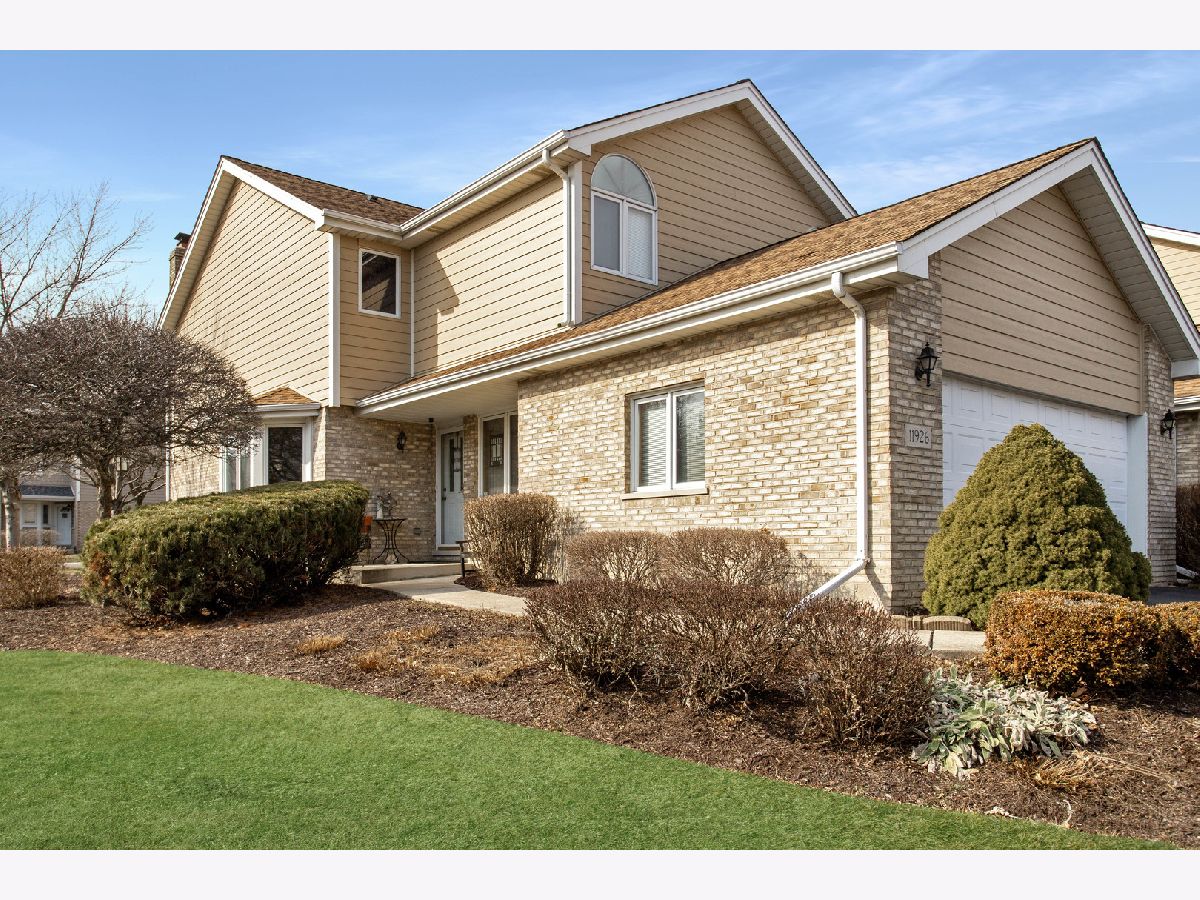 Townhomes & Homes Sold Brook Hills West Orland Park Illinois, 11926 Cormoy