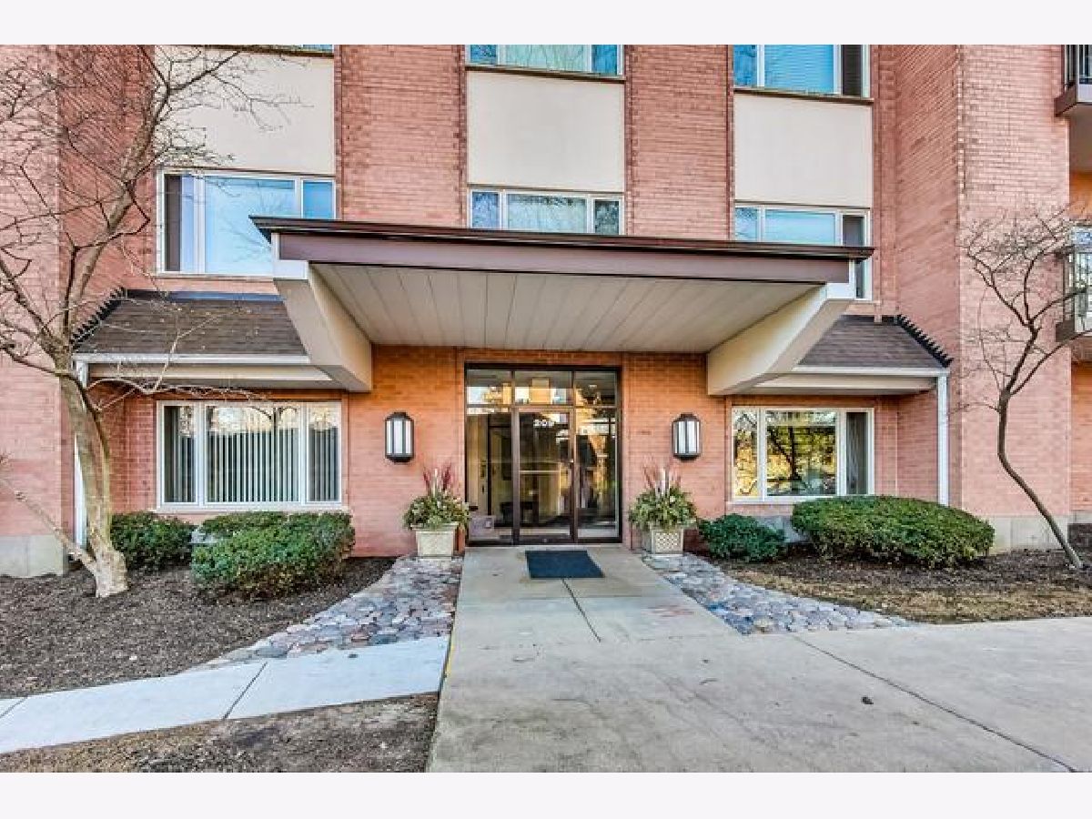 Condos & Townhomes & Homes Sold Rivershire Lincolnshire Illinois, 209 Rivershire