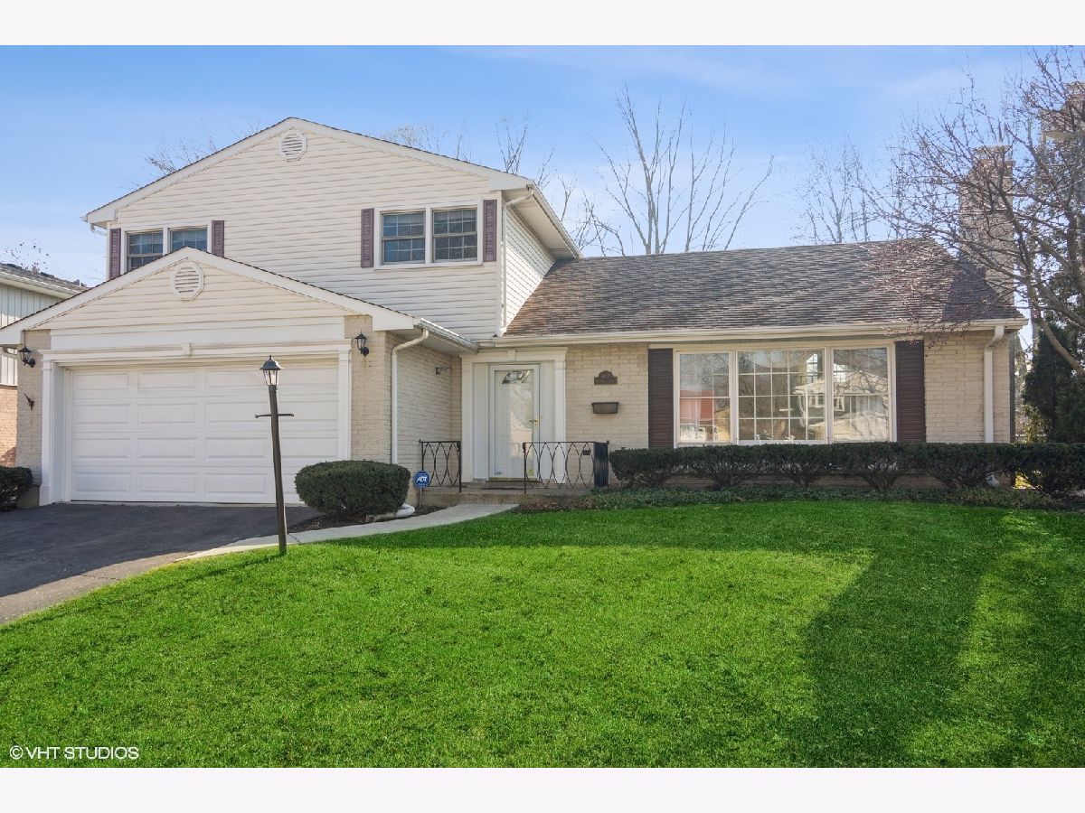 Homes & Condos & Townhomes Sold Surrey Ridge Arlington Heights Illinois, 607 Noyes