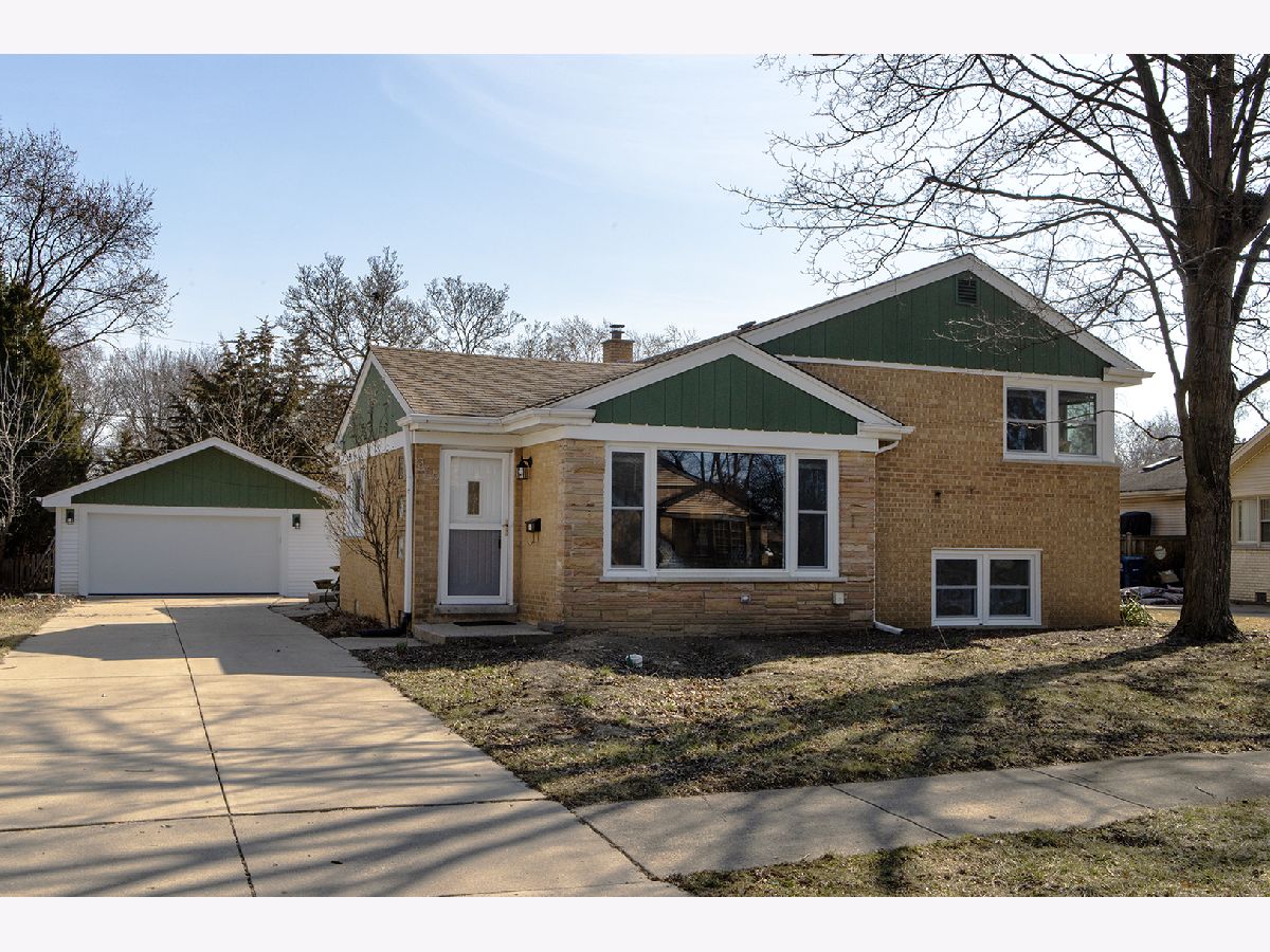 Homes & Condos & Townhomes Sold Cumberland Des Plaines Illinois, 369 Amherst