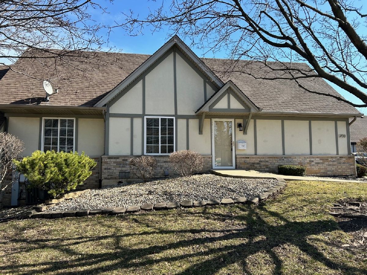 Townhomes Sold Willow Falls Crest Hill Illinois, 1700 Willow Circle
