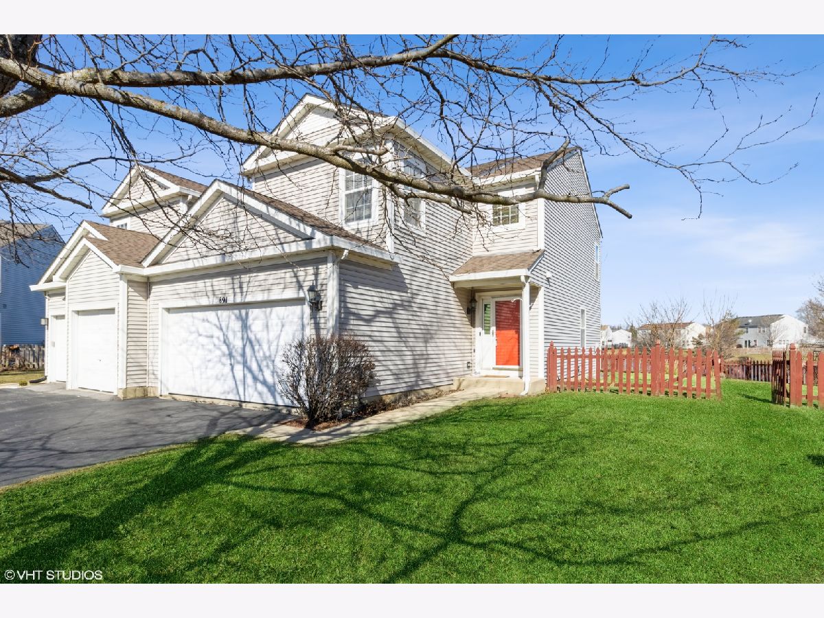 Homes & Townhomes & Condos Rented Bellchase Lake In The Hills Illinois, 691 Wedgewood