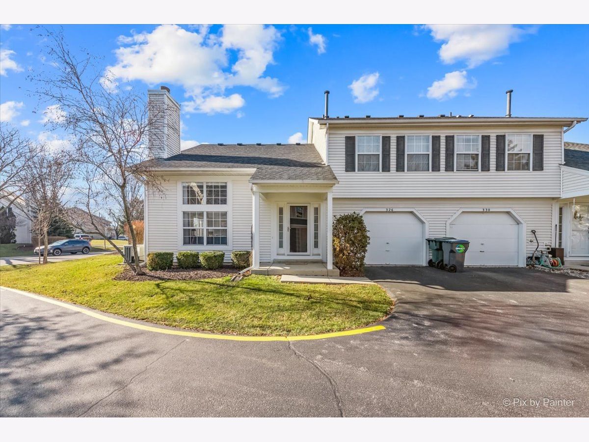 Townhomes Sold Southgate Manor Streamwood Illinois, 326 Wisteria