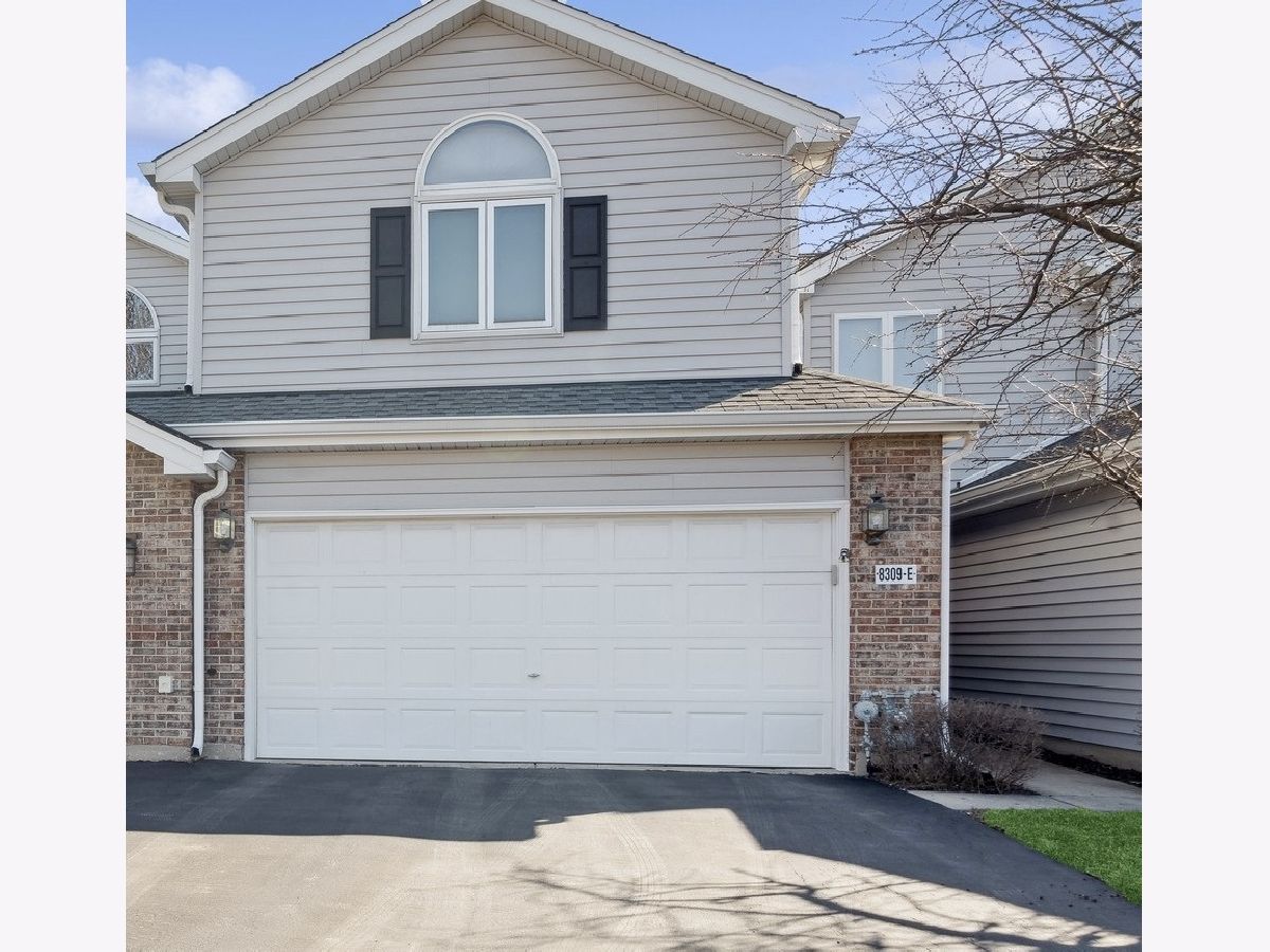 Townhomes Sold Darien Point Darien Illinois, 8309 Highpoint #e