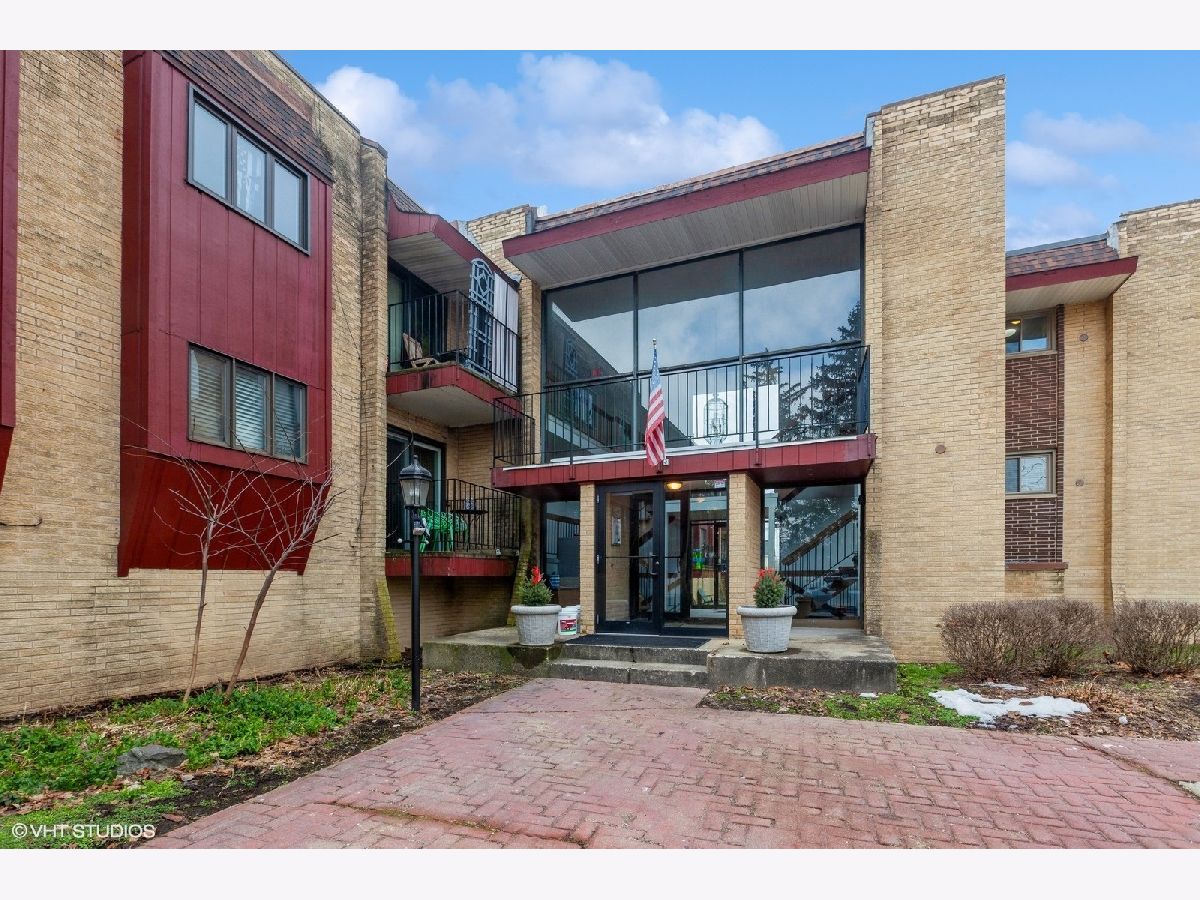 Condominiums Rented Will Bryant Glen Ellyn Illinois, 787 Wilson