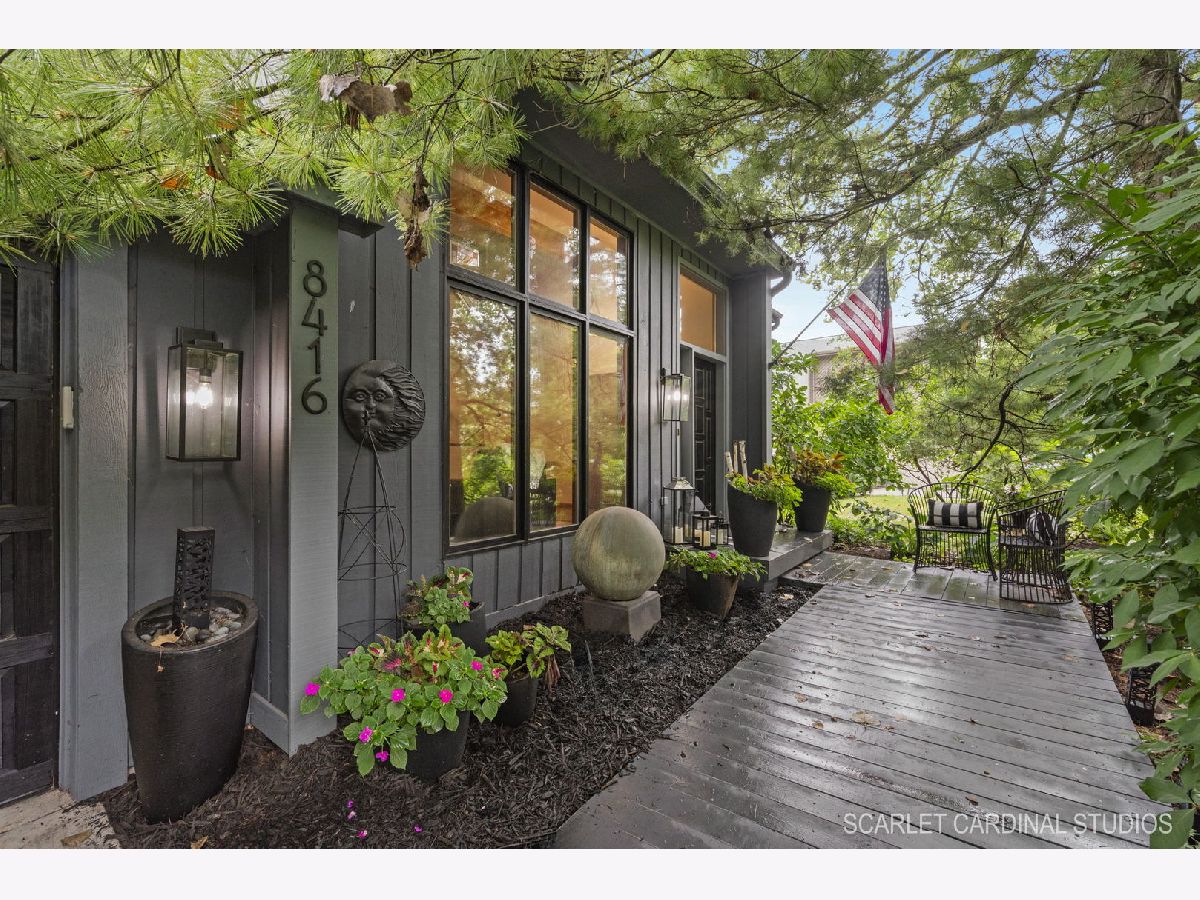 Homes Sold Mending Wall Woodridge Illinois, 8416 Autumn