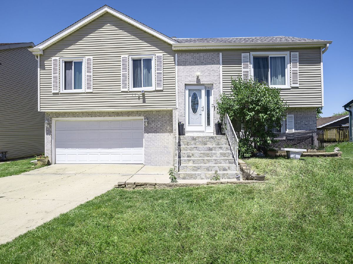 Condominiums & Homes Sold Brookside Streamwood Illinois, 11 Glendale