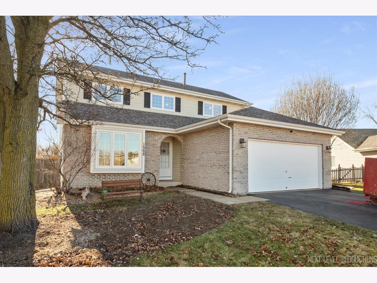 Homes & Condos & Townhomes Sold Colony Lakes Aurora Illinois, 1568 Gloria