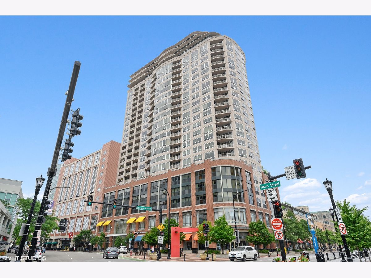 Condominiums Sold Sherman Plaza Evanston Illinois, 807 Davis